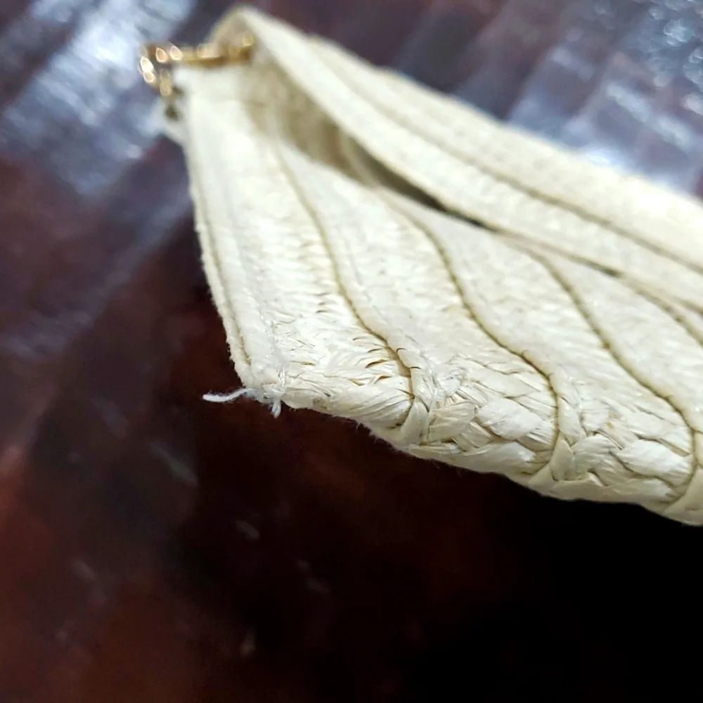 CREAM STRAW RATTAN CLUTCH WRISTLET  CROSSBODY BAG ADJUSTABLE STRAP NEUTRAL